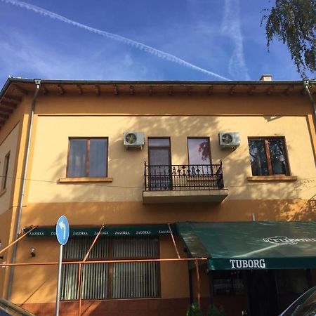 Amigos Hotel Pavlikeni Exterior photo
